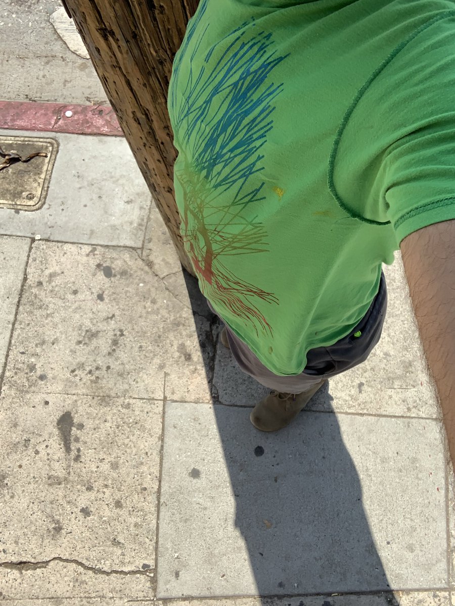 daveedkapoor's tweet photo. 8 min wait for the bus with no shade has me starting to sweat #seekingShade #ShadeLA https://t.co/xX8pjXwzKM