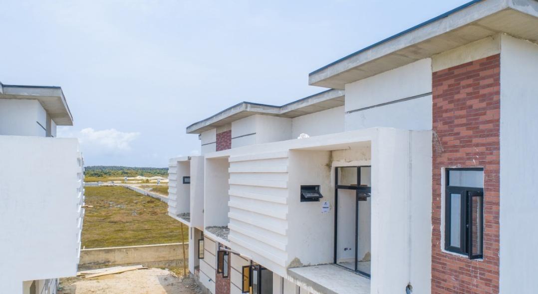 yet it's main benefit is that you can secure the property at a lower price. Usually, the closer to completion, the higher the price becomes.Buying a property off-plan means that investor can get the lowest possible price for a particular unit. @CACCOT1  @CaptainArinze  @yinkanubi