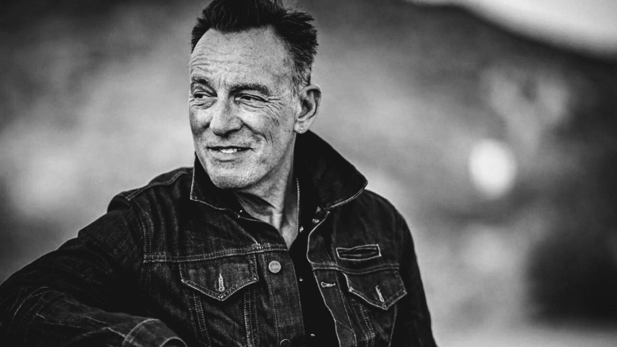 OToole_19's tweet photo. hbd to our lord and saviour #Springsteens70th https://t.co/fdSb9vZER4