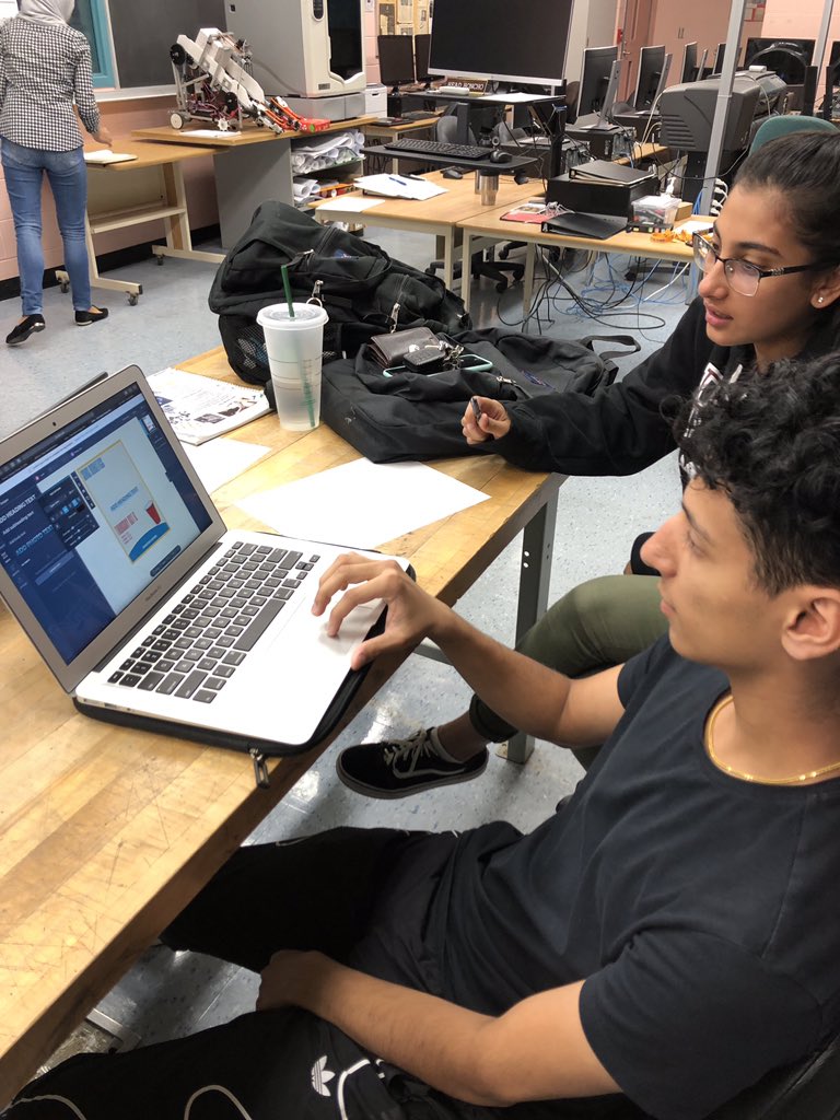 CNicHWDSB's tweet image. Team 16423 @SaltfleetHWDSB preparing for the robotics competition world. I love that you have set goals. Proudly cheering you on as you embark on this new & exciting journey! @emilyforsterFRC @frc2056