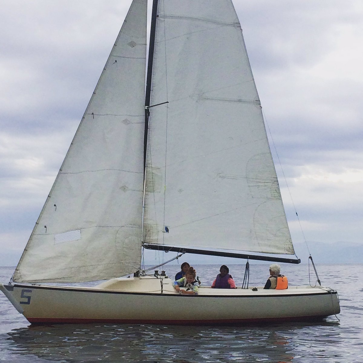 CAsaroStem's tweet photo. Thank you Community Sailing Center! Working hard to create lifelong stewards of our lake. #bsdvt @flynnfireflies https://t.co/1SWAr0zWpV
