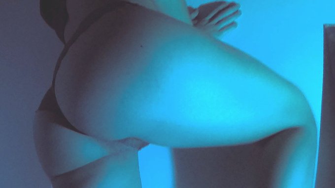 #BluePeach #FrenchModel Venez me retrouver dans une heure sur https://t.co/ff75JDULo0 ! 😊🥰😘 https://t<a href="/tag/bluepeach"class="tags">#BluePeach</a><a href="/tag/frenchmodel"class="tags">#FrenchModel</a>