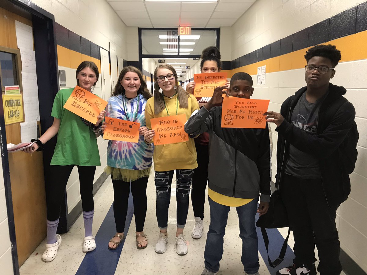 KatieCreson's tweet photo. My class enjoyed reviewing for their unit exam by doing an Escape Room! (It even included a few penalties when they would choose the wrong answer!) 😂 #placetOBe #teamdcs @OBMSPride https://t.co/T8r7m0ei3l
