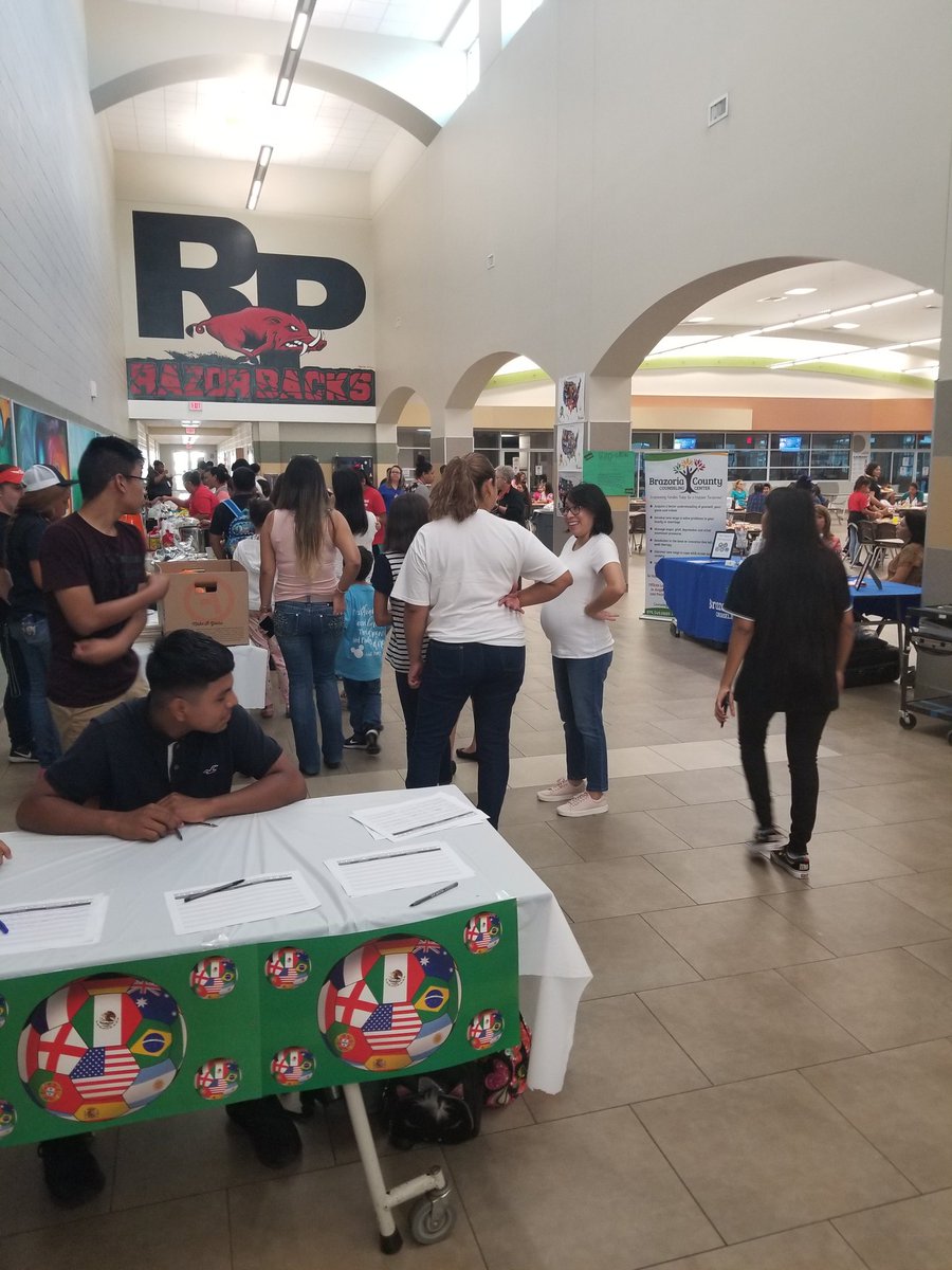 RodeoPalms's tweet image. RPJH International Festival is a big hit!