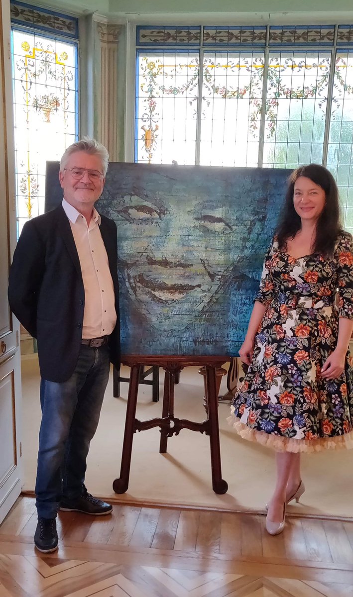 amalraux's tweet photo. Grand moment d’émotion lors de la remise de l’œuvre « Sagesse » à Angela Raico Craciun, présidente de la Fondation André MALRAUX réalisé par Jean-Claude Bertrand. https://t.co/489s6IOBzq