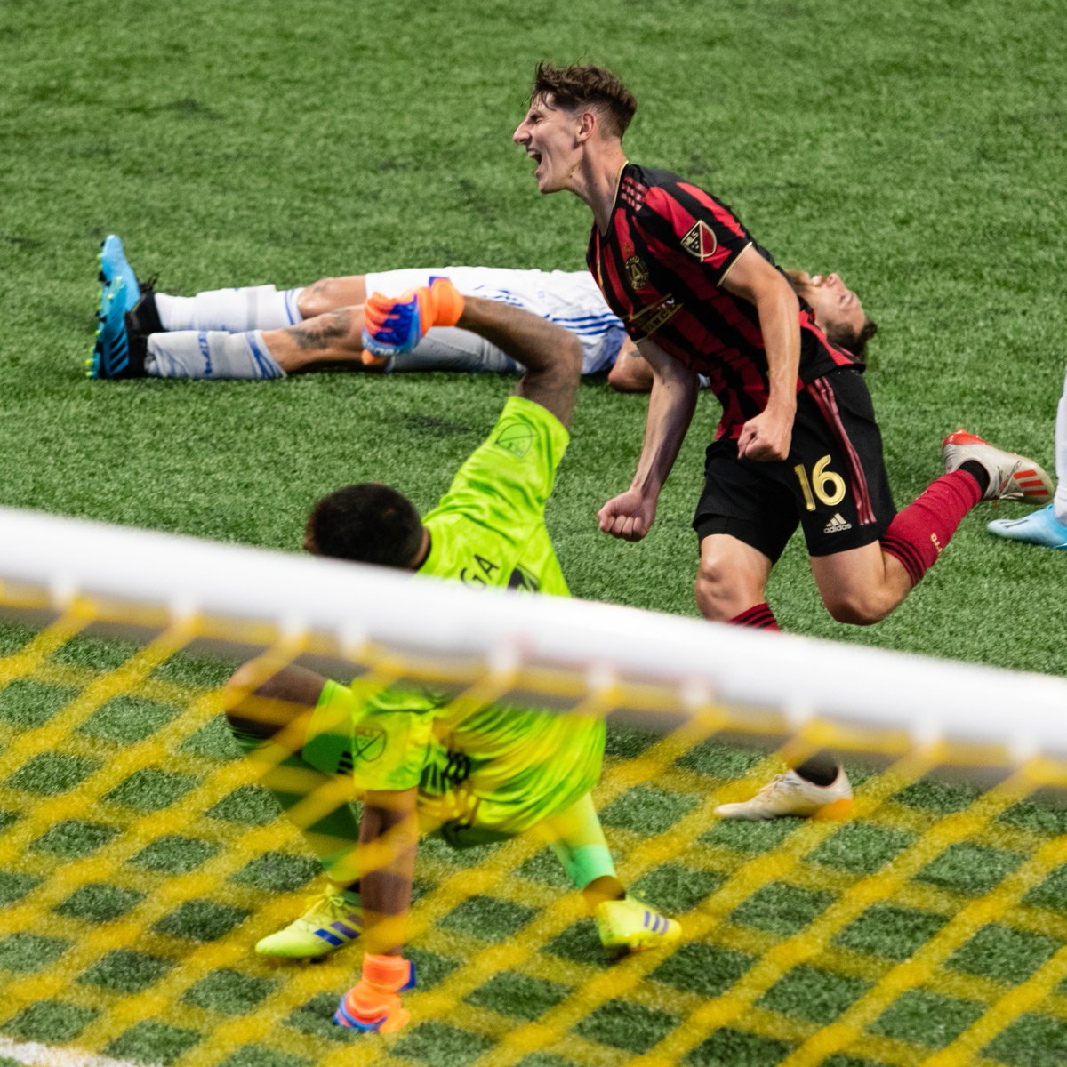 ATLUTD's tweet photo. Super 🌟🌟

Congrats to @JosefMartinez17 and @emersonhyndman on being named in the MLS Team of the Week! https://t.co/2yDiSdDmoO