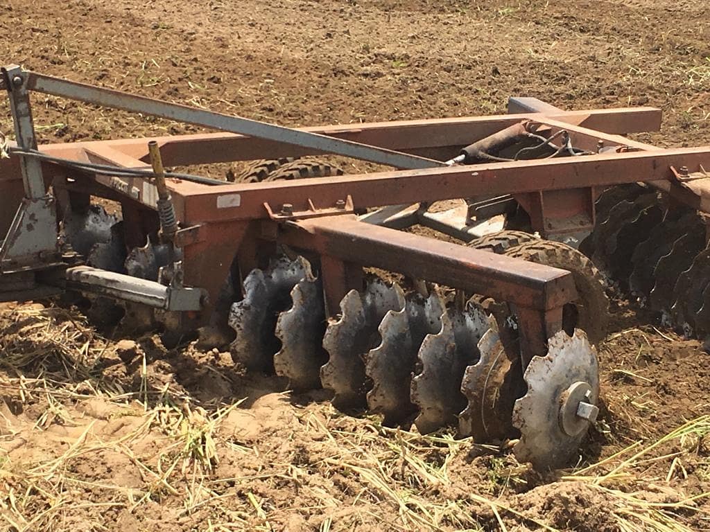 PDVSA_ETANOL's tweet photo. 🇻🇪 #23Sep Inveyuca, filial de @PDVSA_ETANOL, activó Plan de Aseguramiento de Materia Prima 2019-2020 con 70 (ha) propias que se encuentran en El Tigre, edo. Anz. Actualmente realizan trabajos de preparación de suelos y se estima que esta semana arranque el proceso de siembra 1/3 https://t.co/bUdwjuXmeL