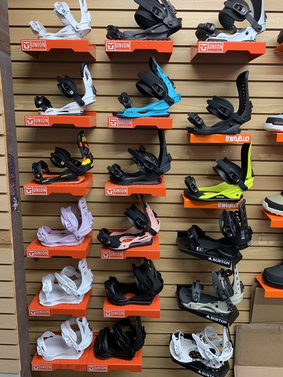 etsurf's tweet photo. New @UnionBindings on the wall. Bring on winter #etsurf https://t.co/KcEoynSuBy