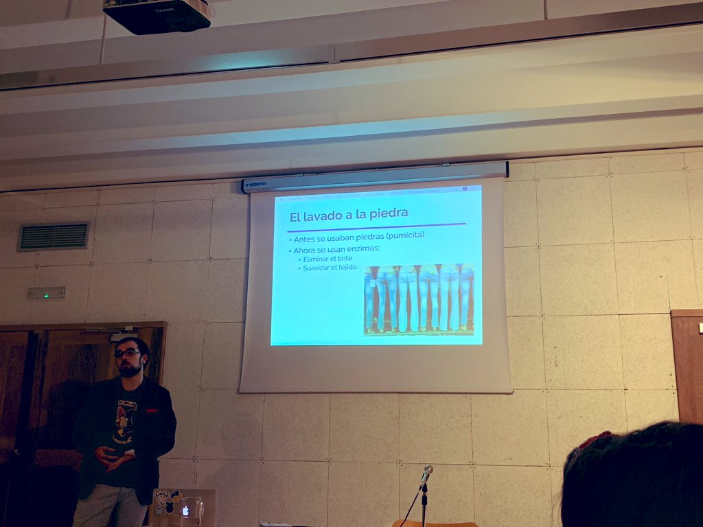Esterp_m's tweet image. ¡IM-PE-CA-BLE! Así ha sido la charla de @SoyBiotec esta tarde sobre “Biotecnología en el día a día” Y qué decir del turno de preguntas... 👏🏻👏🏻👏🏻 #BiotechWeekSAL @ABSalBiotec