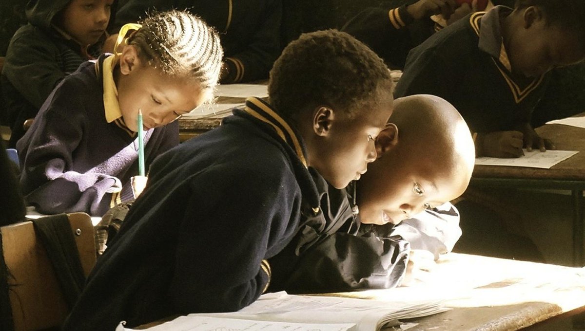LabSavings's tweet photo. Youth Financial Inclusion: What We're Missing &amp; How Can We Serve Them Better. 

Read our recent blog by @HelenKEBailey  summarizing key learnings from a review of evidence of youth savings initiatives
https://t.co/9nOX07VrNS

@ItadLtd @MastercardFdn @TheSEEPNetwork https://t.co/lTss3Jji4A