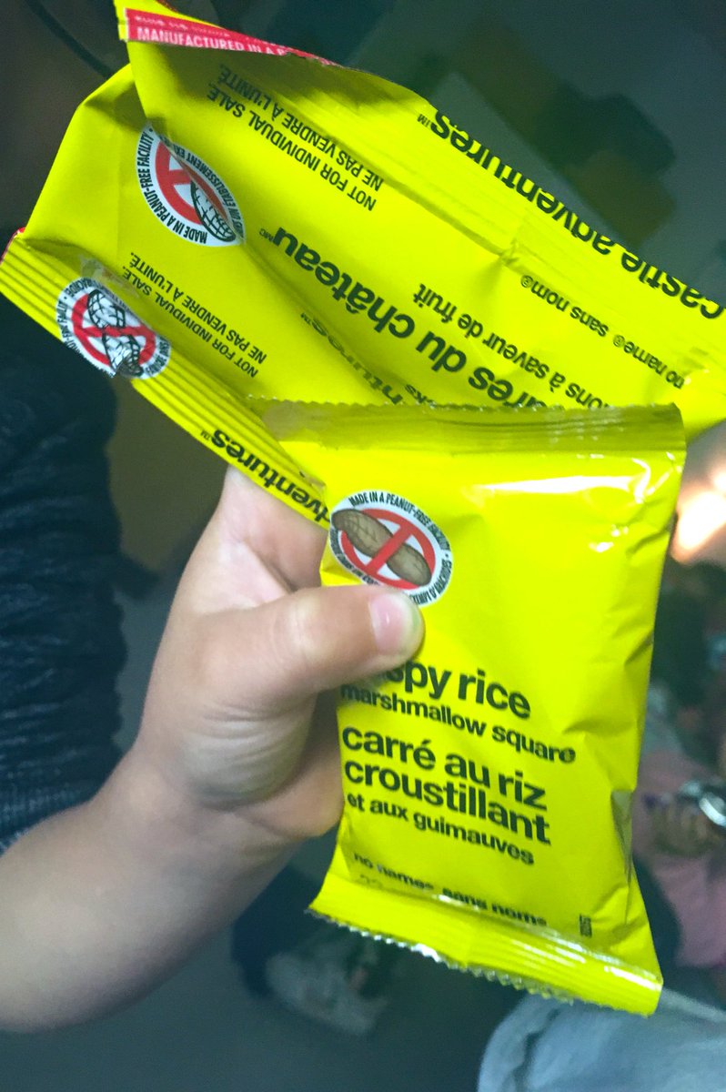 Kindergarten friends noticed that their snacks have important information on them! 
We found the “No Nuts” sign on many of our snacks today. 

What does this sign mean? 
Why is this sign important?
