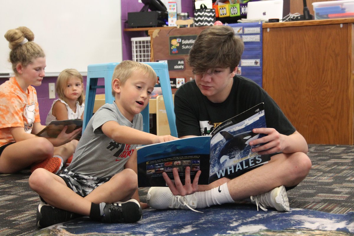 techytamara's tweet image. Buddy Reading can be a magical experience! Thank you, JH Students, for reading with our little learners today! @InmanSchools #MaximizingResources #TeutonPride @KinderRox17