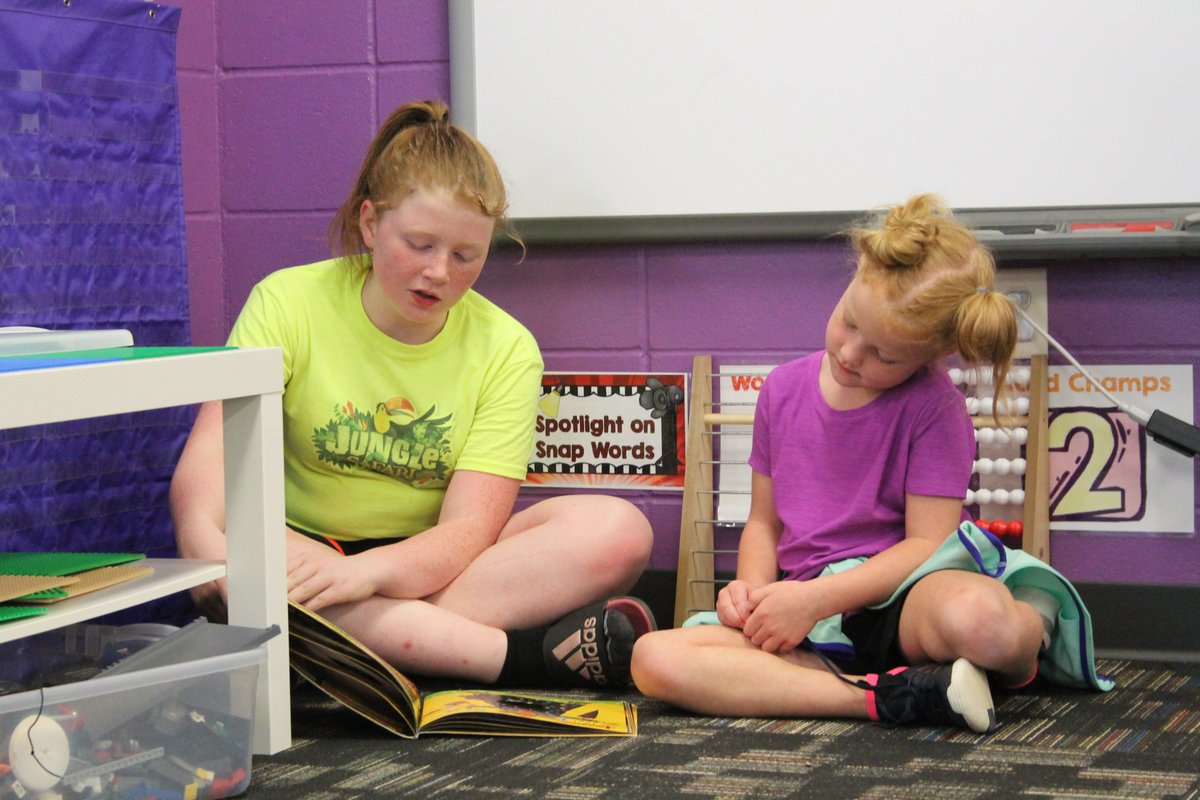 techytamara's tweet image. Buddy Reading can be a magical experience! Thank you, JH Students, for reading with our little learners today! @InmanSchools #MaximizingResources #TeutonPride @KinderRox17