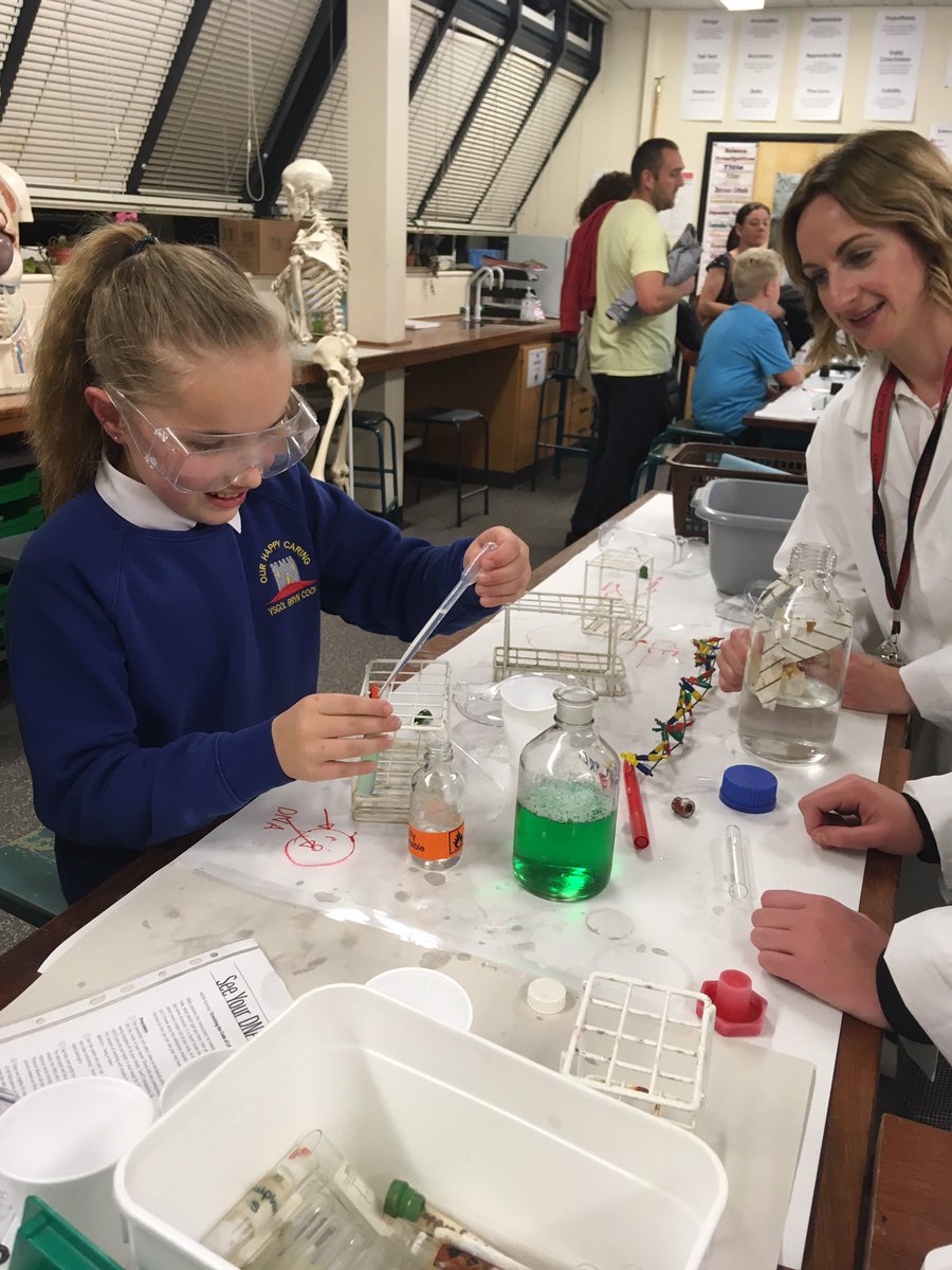Holiday_mg's tweet image. @alunschool @ysgolbryncoch @Year6BC Thank you so much for such an excellent evening, couldn’t drag M away from the Biology department- a definite hit! Diolch yn fawr!