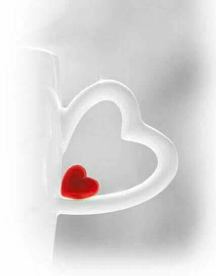 إمنح من تُحب منطقهٓ أمنهٓ " للبُوح " دعهٓ يتحدث دون خوف أنصت له بحب حتى لو أعترف لك بما يزعجك فالحُب مشاركة وليس مُجاملة🌹