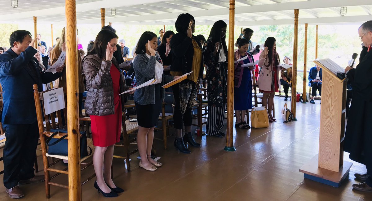 USCISMediaVT's tweet photo. Sept 17, @USCIS welcomed 15 #newUScitizens aboard the steamboat Ticonderoga. This ceremony was one of 316 celebrating #citizenshipday and #ConstitutionWeek https://t.co/JRszq2eWNE