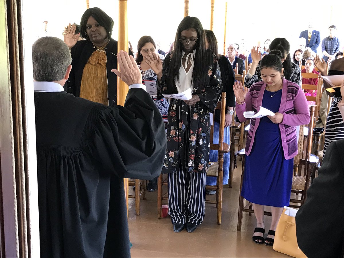 USCISMediaVT's tweet photo. Sept 17, @USCIS welcomed 15 #newUScitizens aboard the steamboat Ticonderoga. This ceremony was one of 316 celebrating #citizenshipday and #ConstitutionWeek https://t.co/JRszq2eWNE