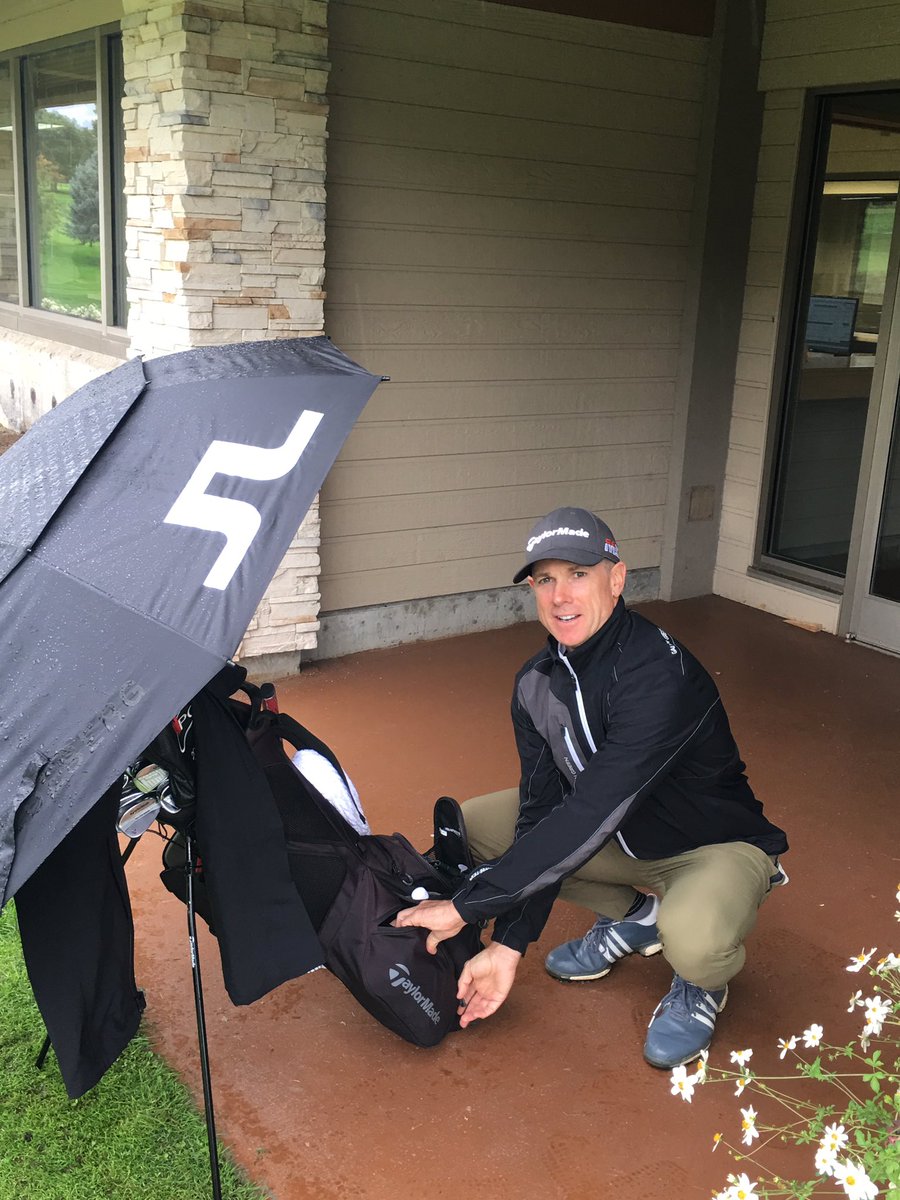 Classiest son of a gun I know! <a href="/mac9919/">Brian McDonald</a> is here <a href="/KelownaGolfCC/">Kelowna Golf & CC</a> <a href="/PGAofBC/">PGA of BC</a>  Club Pro Championship. Play well out there BMAC!