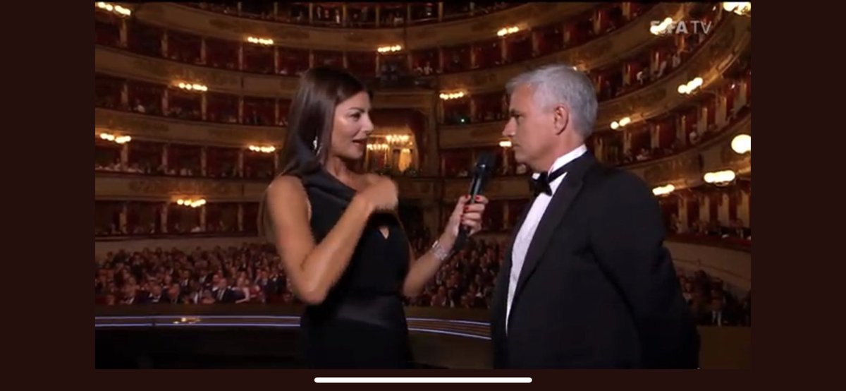 This Looney Toon presenter asking Mourinho if he wants the Space Jam job in the next big intergalactic match. #FIFAFootballAwards