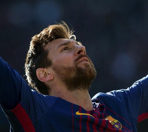 🏆 El fútbol se lo reconoce hoy.
Y debería hacerlo siempre. 
THE BEST.
Y, que nadie lo dude, el mejor de la historia. 
GOAT. 🐐 
Felicidades, MESSI.