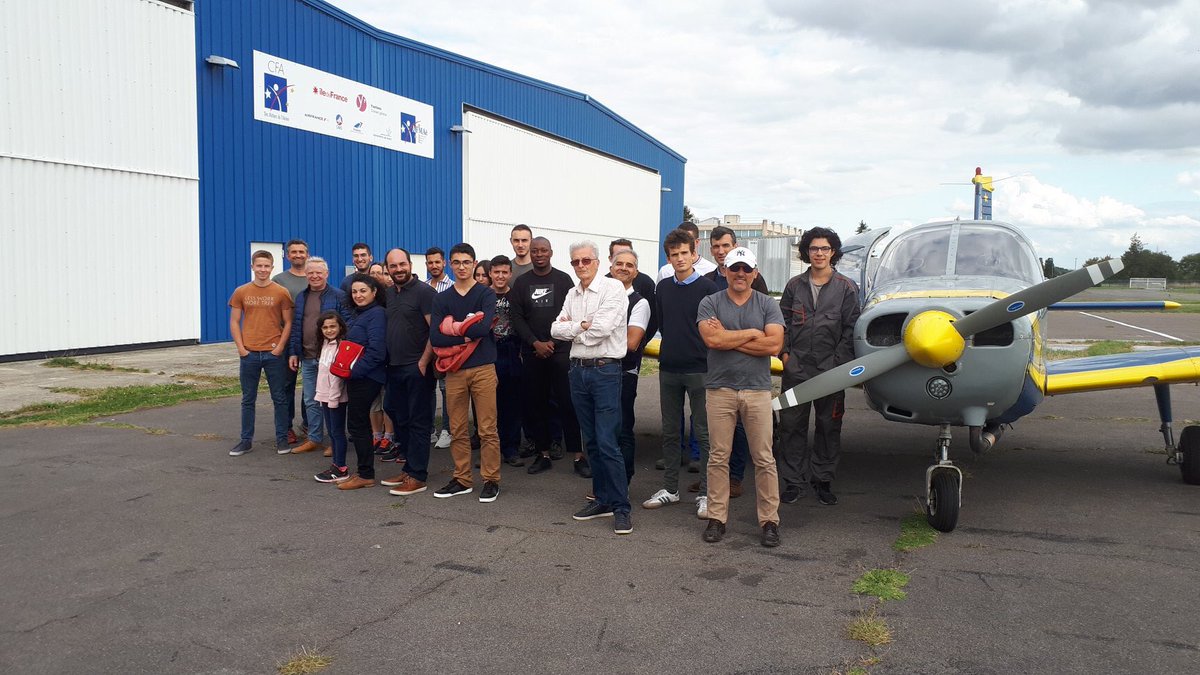 AFMAeCFAaerien's tweet photo. ✈️ Vols de récompense pour les Lauréats du #BIA 2019 👏 Ils ont pu profiter d'un vol de plus d'une heure au départ de #ToussusLeNoble Merci à #PascalRousseau, formateur aéronautique pour l'organisation de cette journée 😎 @AvgeeksFR https://t.co/AySxAT85LP