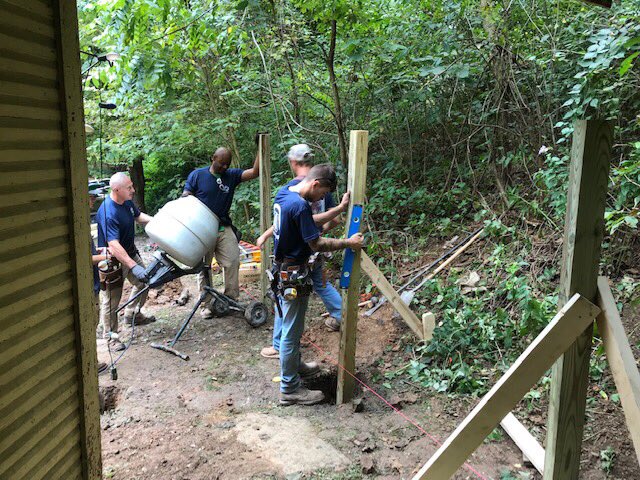 EASCarpenters's tweet photo. #KMLCarpenters from Local 432 helped an amputee in Moon Township, #PA by fixing her damaged porch and building a ramp for her home. All the members that helped proved why being a #CommunityCarpenter is so important. #UnionStrong #UnionProud https://t.co/734a9aNfbW