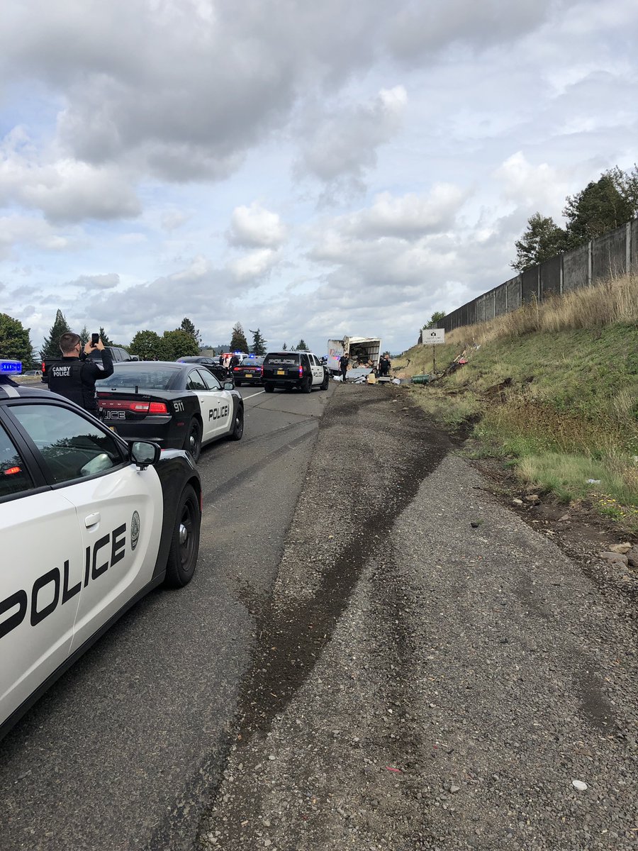 ClackCoSheriff's tweet photo. Assisting the Canby Police in pursuit of a Budget rental truck. Occupants were suspects in multiple thefts. I-205 NB north of Johnson Creek, right two lanes closed after truck crashed. 
#alert https://t.co/AD9Qm5EtAN