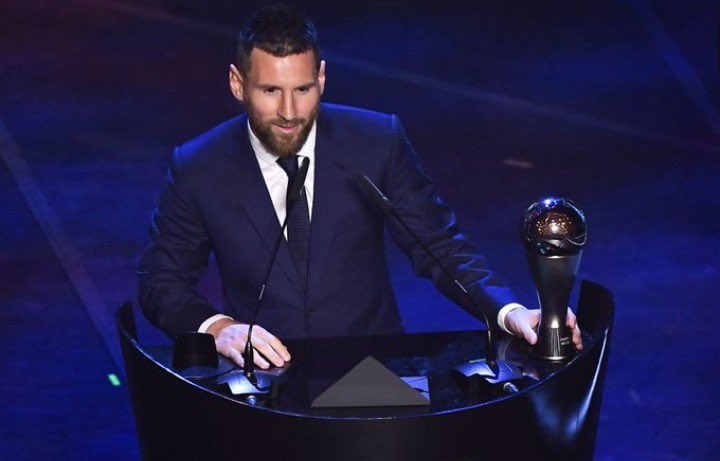 DONJAZZY's tweet photo. He has set the bar so high that he's become a victim of it. His understanding of the game is so impeccable and unrivalled. He, Lionel Messi, is head and shoulders above his peers. He's #TheBest  #voiceofthedon #FIFAFootballAwards https://t.co/bJKQOt75XD
