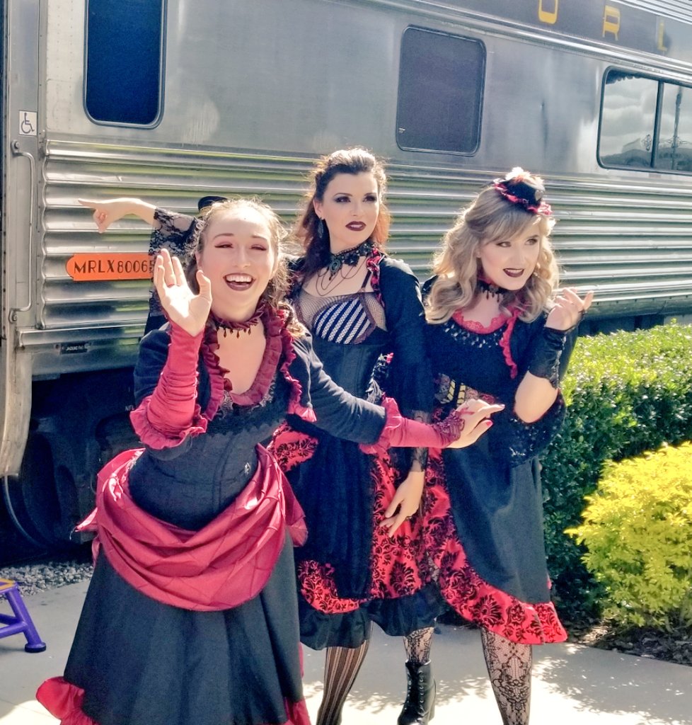 walkthebridge's tweet photo. The Royal Palm #GhostTtrain #phantasmagoria ride was very neat to watch . We had so much fun @PhantasOrlando you guys did excellent ! 🎃😊 https://t.co/u9R5rITU5C