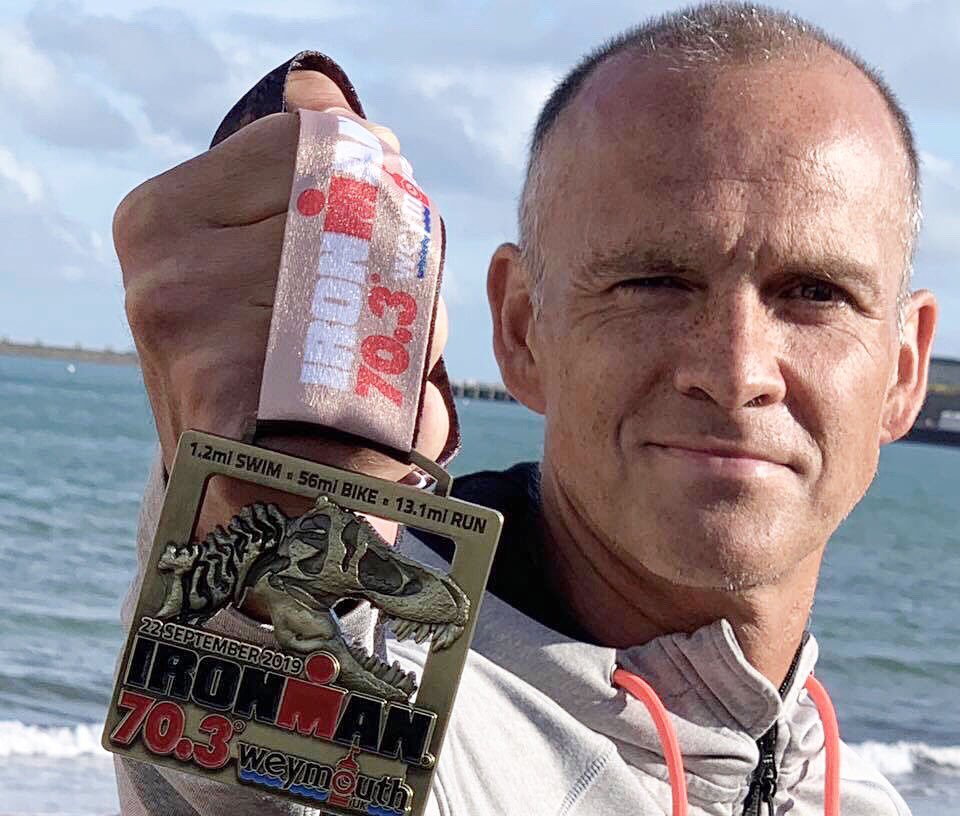 3cTri's tweet photo. Last minute #medalmonday⁣
⁣
But as he won his age group yesterday at Weymouth 70.3 we’ll let him off for his late entry ⁣
⁣
Congratulations @waynethursting and well done 👏🏼👏🏼👏🏼⁣
@ironman_uk @ironmaneurope 
#weymouth703⁣
#ironman⁣
#agegroupwinner https://t.co/peVXFpINjI