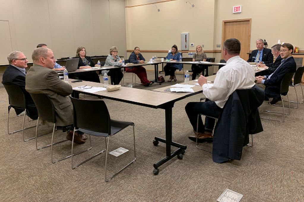 BuildersAssocKC's tweet photo. The Builders’ Association welcomed several government, education and industry officials to our NKC Training Center for a discussion around Missouri’s A+ Program and options for funding its expansion. #Missouri #Education #Government #Funding #APlusProgram https://t.co/VqKRxvXXtm