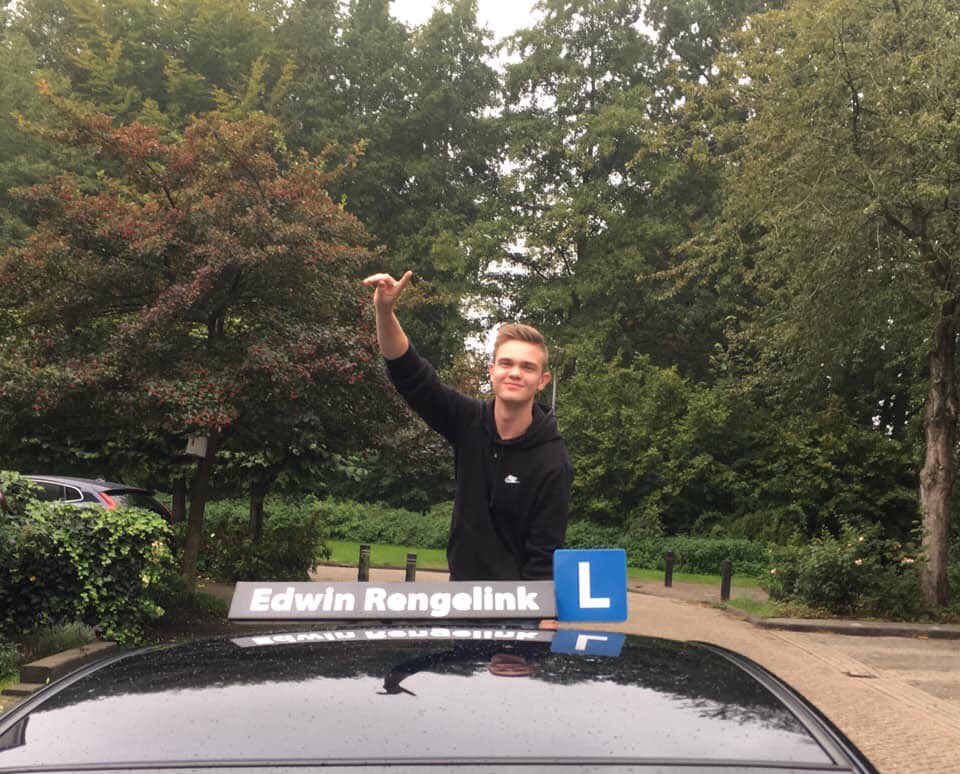 Lars Reinink gefeliciteerd met je autorijbewijs SUPER !!! 

edwinrengelink.nl