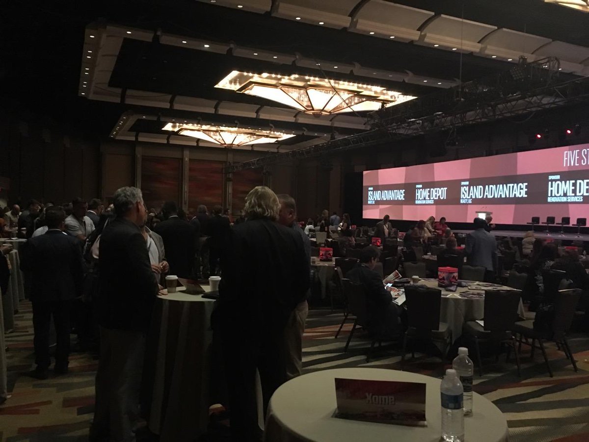 FiveStarInst's tweet image. The FORCE Rally is underway at #FSC19, kicking off with an annual tradition—the FORCE Power Hour Networking Session. Thanks to our sponsors, @HomeDepot and Island Advantage Realty!