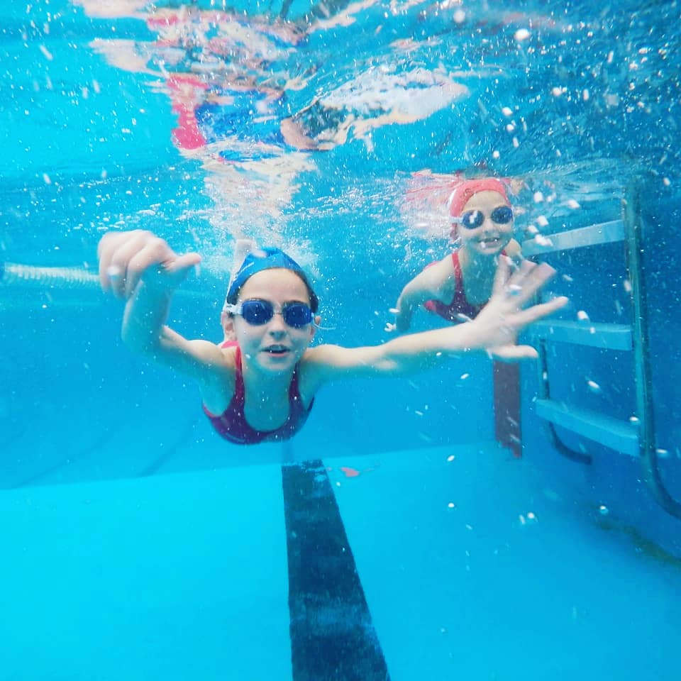 ValorMotrizPile's tweet photo. ¡Comenzamos a mostrarles las aventuras subacuáticas de los alumnos de natación! https://t.co/0eBDjSv15r