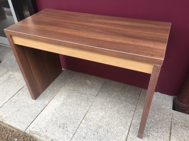 probablyhaveit's tweet image. #ConsoleTable. These narrow modern walnut and oak tables are perfect where floor space is a premium in the hall, living room or bedroom. In great condition, these are ideal for reuse as a hall table or small desk for a study or bedroom.  £40 each. #cookstown