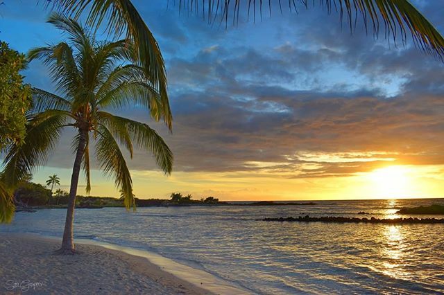 Sunsets are proof that no matter what happens, every day can end beautifully.
.
.
.
.
.
#sunsets #sunset #nature #sky #naturephotography #travel #sunsetlover #summer #beach #sun #clouds #sunsetlovers #landscapephotography #instagood #beautiful #photoofth… ift.tt/2kVfwBX