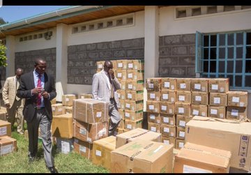 Dispatch of drugs today by @NdirituMuriithi to the county hospitals this only  means strengnthening our health system @KiamaKaara  @Laikipia_Today @LaikipiaCountyG  @KevinMynah1  @SokoAnalyst  @Laikipia_1  
#Laikipiaonthemove