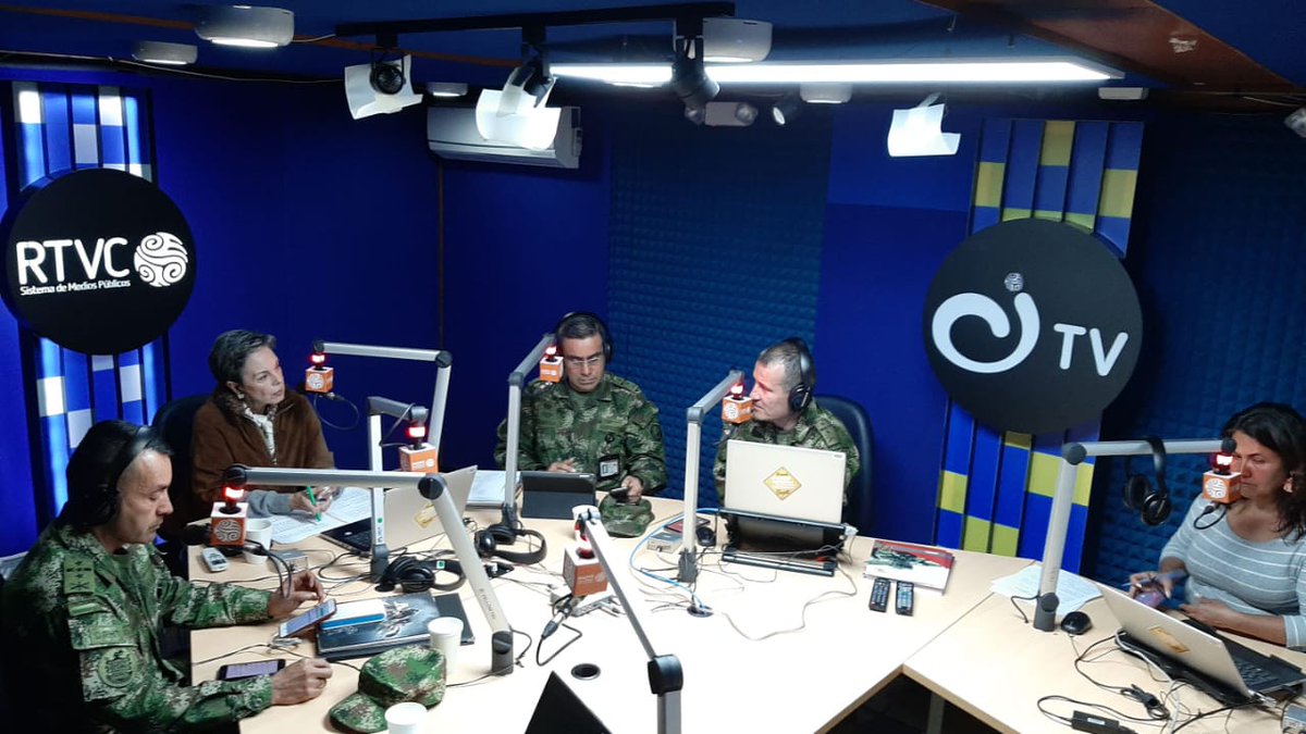 COL_EJERCITO's tweet photo. Todos los lunes contamos a través de @RadNalCo el trabajo que realiza el Ejército Nacional en diferentes ámbitos. Esta vez con temas internacionales, gracias a la participación de #DIRIE y #CEMAI.

#EjércitoBicentenario https://t.co/SDryzzJCbO