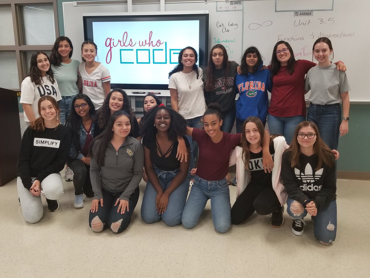 MsAllenTechTea1's tweet photo. Here's #whatsgoingoninnona Today we had our First #GirlsWhoCode meeting. These amazing #FutureLeadersInTraining are so ready to make a difference in the field of Computer Science and here at @lakenonahigh. #ilovecs https://t.co/nF1bC70kEf