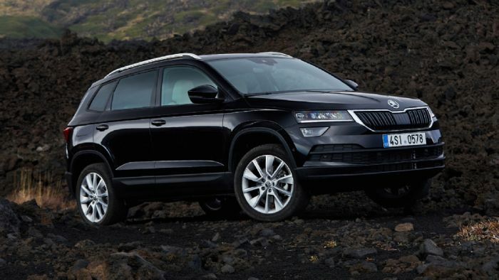 Шкода карок какое масло. Skoda Karoq 2021. Skoda Karoq 2021 черный. Шкода Карок 2021 черная. Skoda Karoq 2.