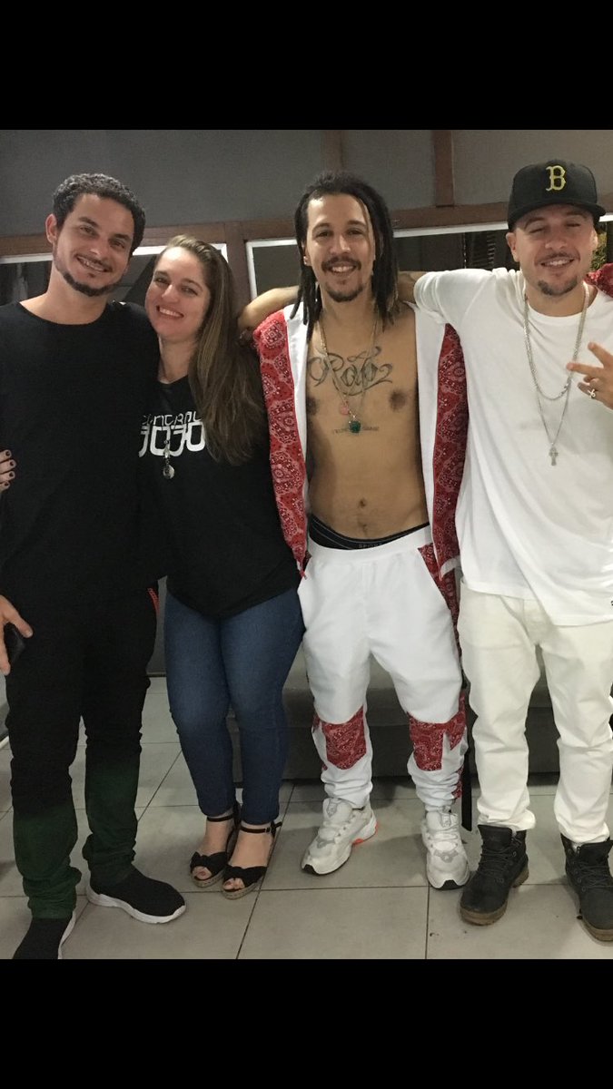 AleCastello3030's tweet photo. Amor maior não há !!! @3030oficial #3030NoMTVHits https://t.co/t4cPisE7jL