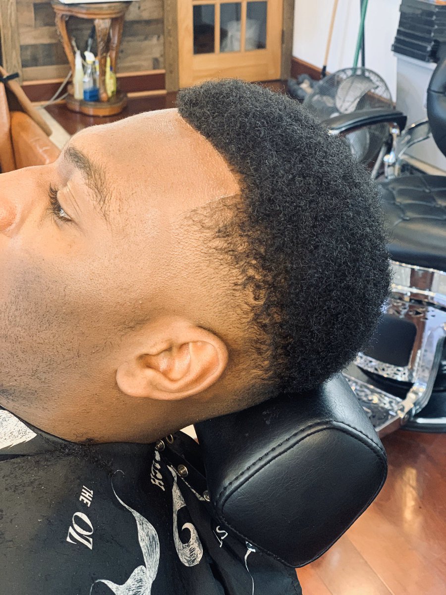 markcutmyhair's tweet photo. I moved back home
#BaltimoreBarber https://t.co/TxJKnZmPdW