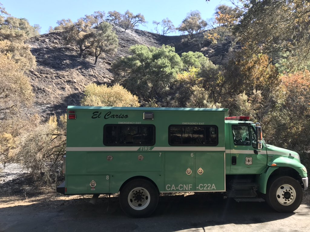 CALFIRE_SLO's tweet image. [IMAGES] #LopezFire #ElCarisoHotShots work a steep rocky section of the fire. @R5_Fire_News @forestservice #CountyofSlo #LopezLake