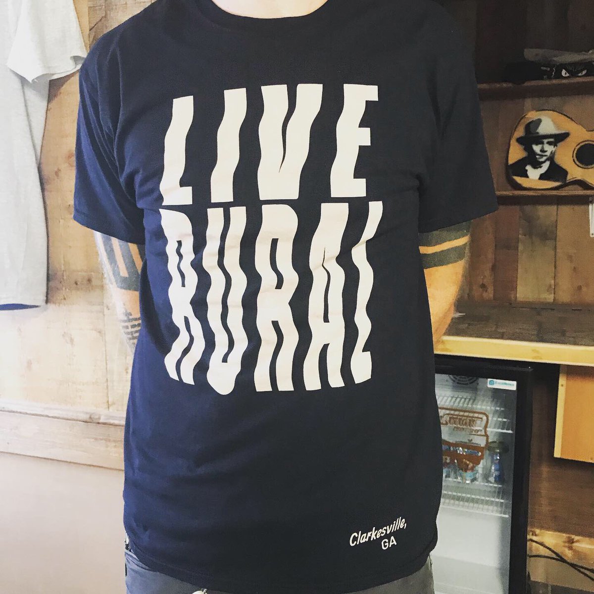 TransitionPrint's tweet image. Email or DM us to get your Live Rural t-shirt!! 
#LiveRural #screenprinting #DirigRoadAnthems