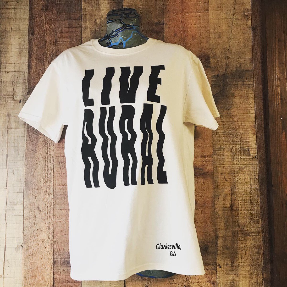 TransitionPrint's tweet image. Email or DM us to get your Live Rural t-shirt!! 
#LiveRural #screenprinting #DirigRoadAnthems