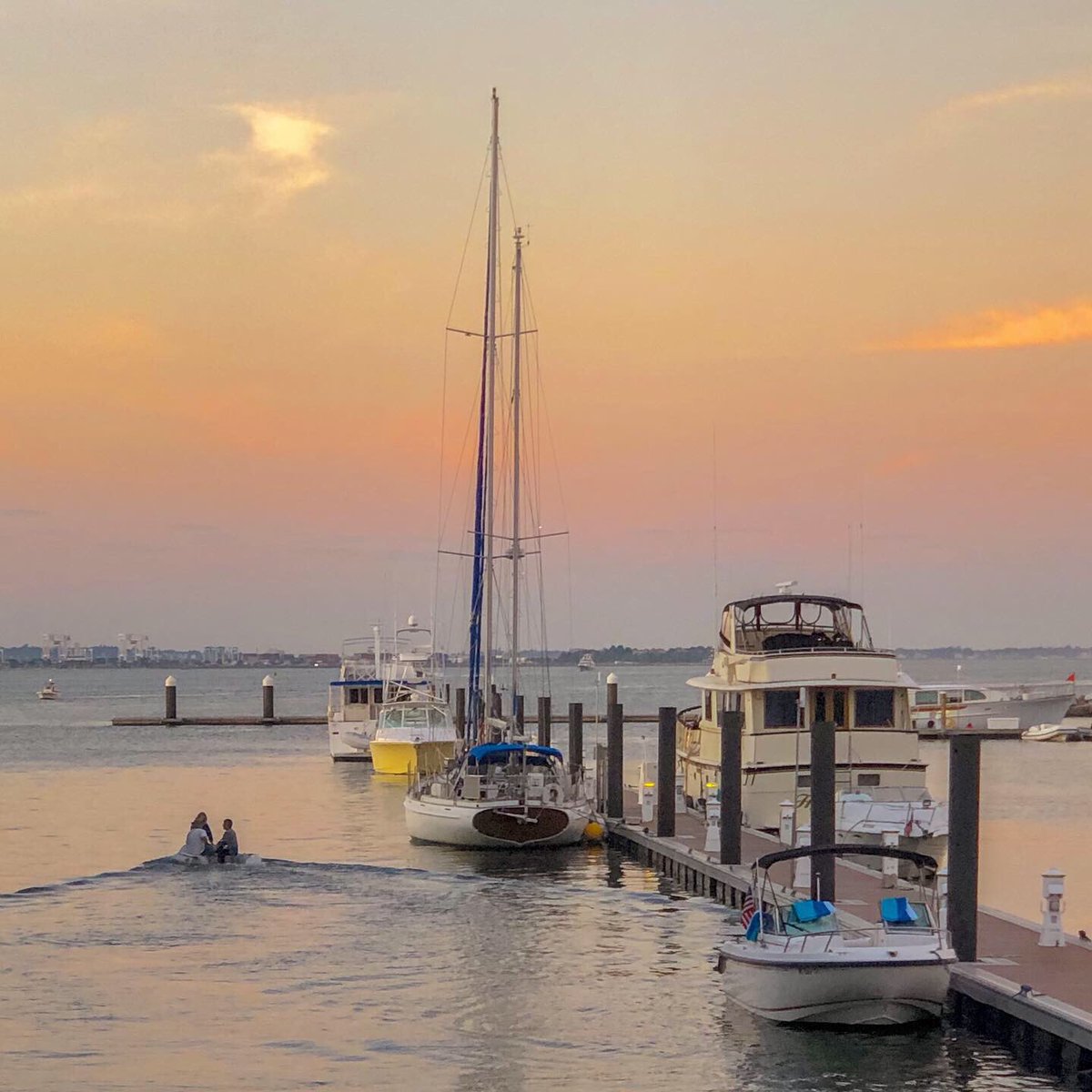 Last night, perfect last night of summer #Quincyma #Massachusetts #marinabay #sunset