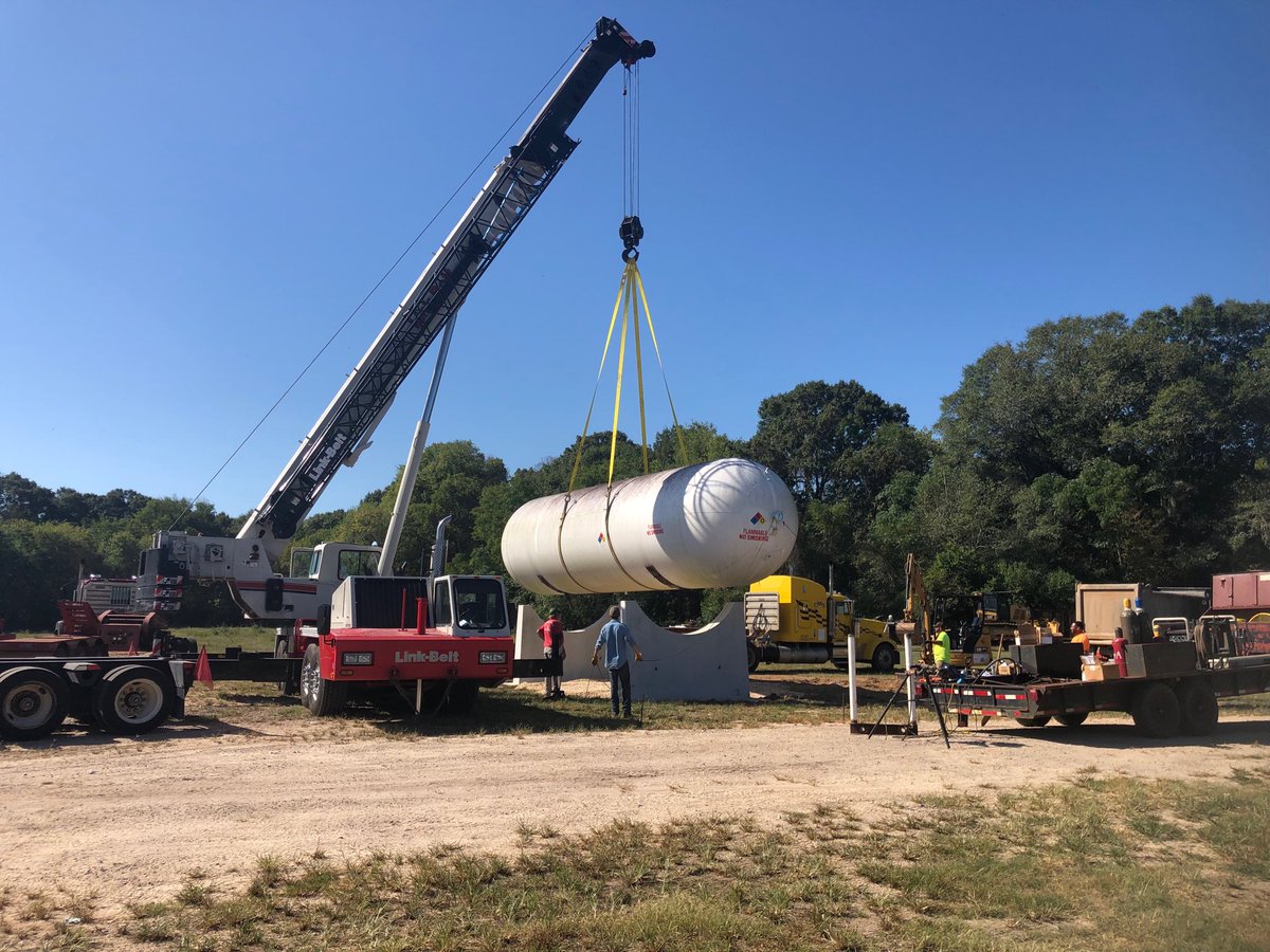 blackbeltgininc's tweet image. Dropping the cost of that propane. #bulkload