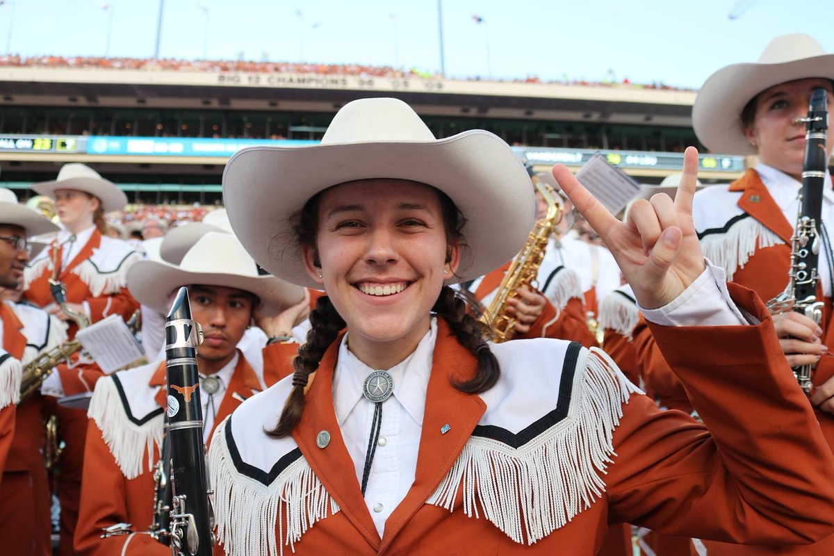 texasphab's tweet photo. **2019-2020 PhAB EC Feature**
Serving as president of Phi Alpha Beta for 2019-2020 is Paula Boothman! Paula is a second-year clarinet and her major is French Studies. She uses she/her pronouns. https://t.co/iQ8bvMPxVr