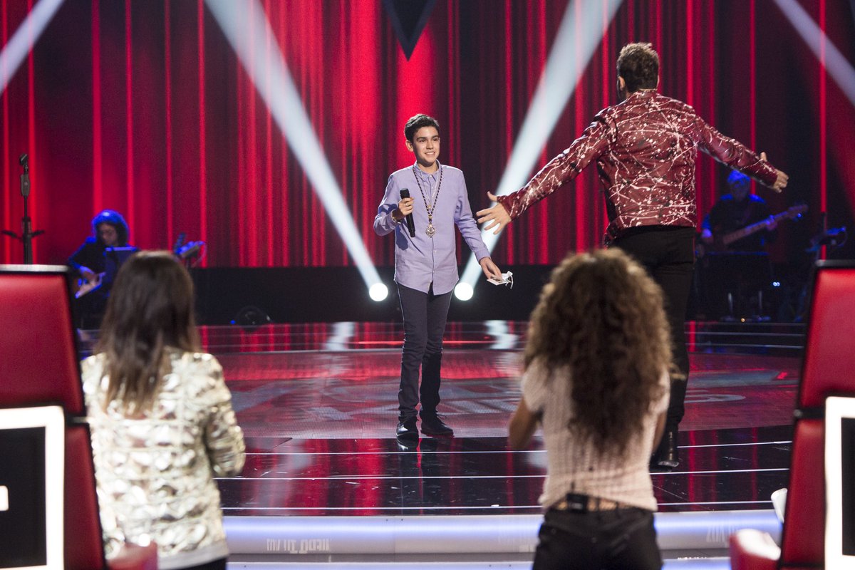 davidbisbal's tweet photo. Vaya pedazo de actuación de Hugo no??? @lavozkids #LaVozKids3 me encanta el equipazo que estamos formando este año. https://t.co/5AZIRcgpd3
