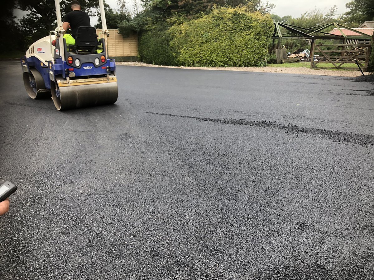 EBroadsurfacing's tweet photo. Some recent tarmac works in Perth last week https://t.co/lXOQCqQ18y